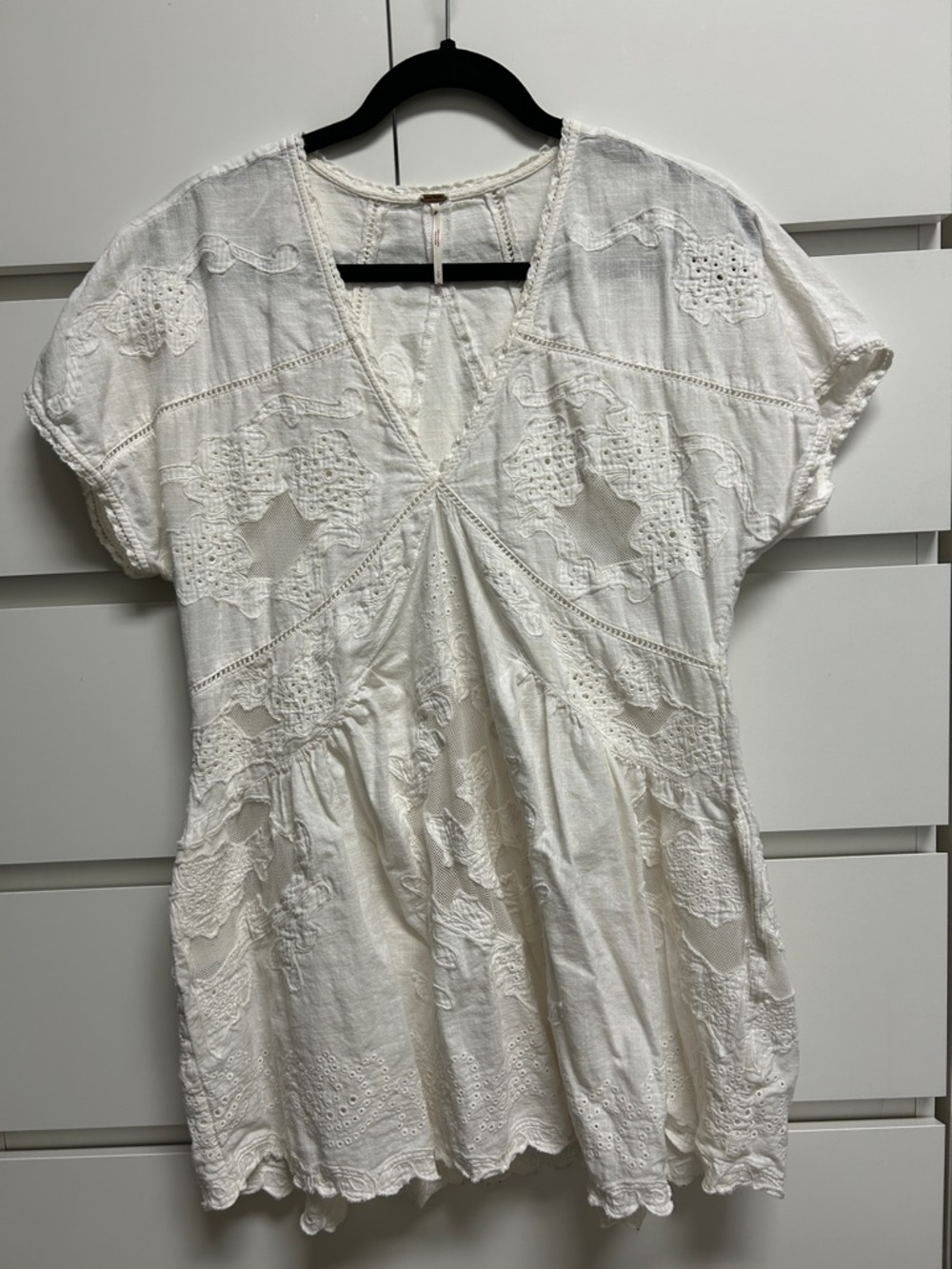 Free People White Embroidered Cotton V-Neck Tunic Top/dress (Bin A)